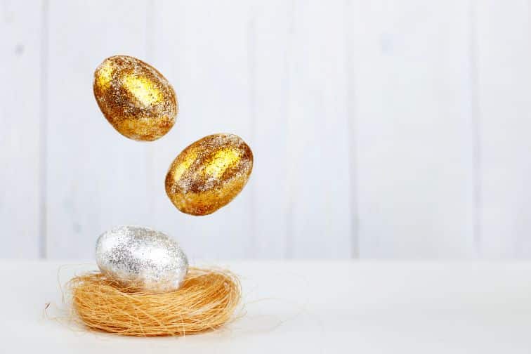 Gold and Silver eggs illustrating the role of precious metals during a recession.